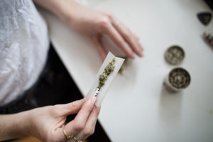 Lee más sobre el artículo Cómo dejar de fumar porros sin ansiedad
