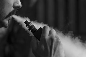 Lee más sobre el artículo ¿Sirve el vapeo para dejar de fumar?